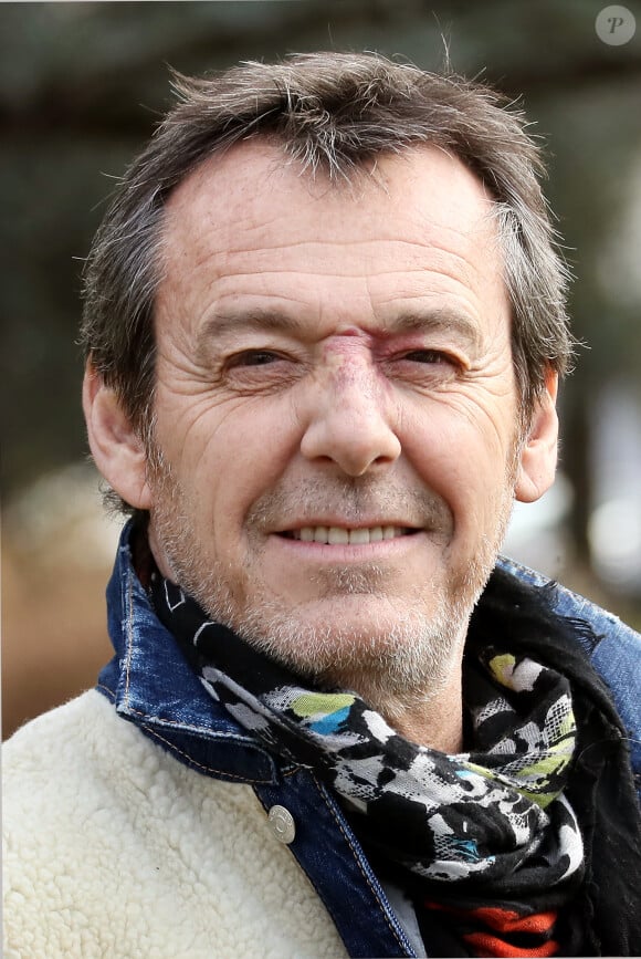 Jean-Luc Reichmann lors du photocall de la série "Léo Matteï, Brigade des mineurs" lors du 22ème Festival des créations télévisuelles de Luchon, France, le 7 février 2020. © Patrick Bernard/Bestimage