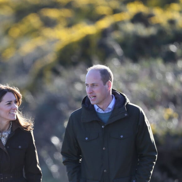 Le prince William et Catherine Kate Middleton lors d'une randonnée sur Howth Cliff, un sentier avec une vue imprenable sur la mer d'Irlande le 4 mars 2020.