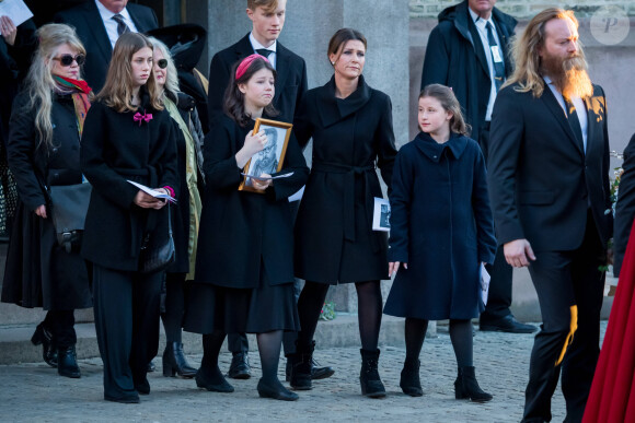 La princesse Martha Louise, ses filles Maud, Leah et Emma, lors des obsèques d'Ari Behn à Oslo, en Norvège, le 3 janvier 2020.