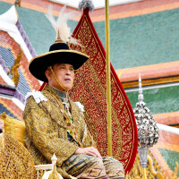 Rama X : Le confinement luxe du roi de Thaïlande, en Allemagne avec 20 femmes