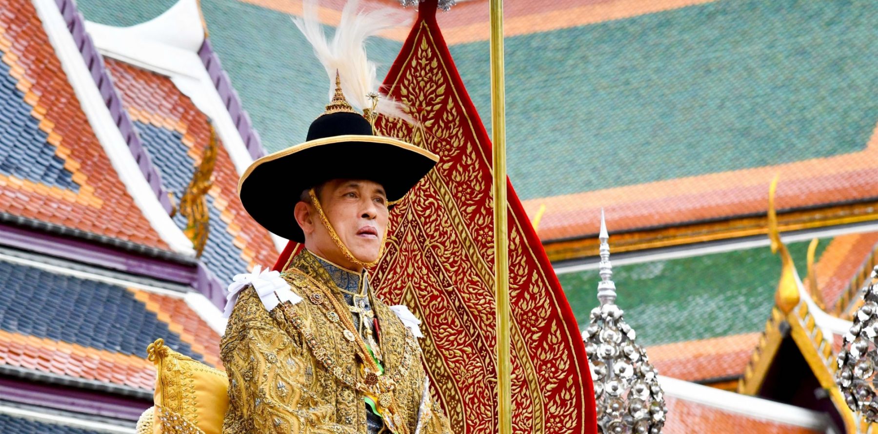 Rama X Le confinement luxe du roi de Thaïlande, en Allemagne avec 20