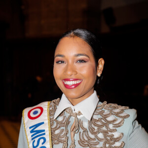 Clémence Botino, Miss France 2020 - People au défilé de mode Haute-Couture printemps-été 2020 "Julien Fournié" à Paris. Le 21 janvier 2020 © Veeren Ramsamy-Christophe Clovis / Bestimage