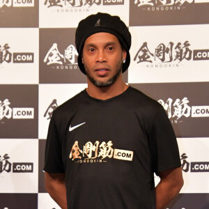 Le footballeur Ronaldinho en promotion pour la marque de complément nutritionnel "Kongokin" à l'hôtel Grand Hyatt à Tokyo. Le 28 mars 2018.
