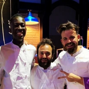 Adrien Cachot, candidat de "Top Chef 2020" pose avec son équipe et le chef Paul Pairet - Instagram, 20 février 2020