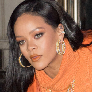 Rihanna arrive chez Bergdorf Goodman pour un lancement de sa marque Fenty à New York le 7 février 2020. @Dario Alequin/Splash News/ABACAPRESS.COM