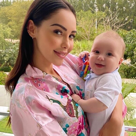 Nabilla Benattia et Milann souriants sur Instagram, le 28 mars 2020