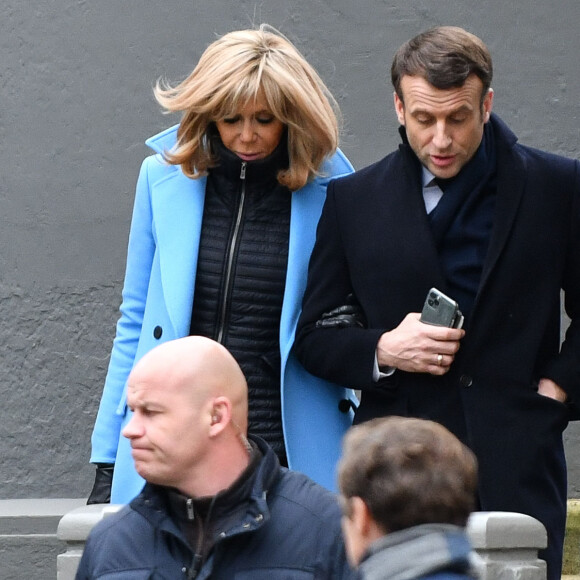 Le président de la république Emmanuel Macron et la première Dame Brigitte Macron partent du Touquet après avoir voté pour le 1 er tour des élections municipales le 15 mars 2020. © Tiziano da Silva / Bestimage