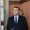 Le président de la république Emmanuel Macron et la Première Dame Brigitte Macron votent à la mairie du Touquet pour le premier tour des élections municipales le 15 mars 2020. © Pascal Rossignol / Pool / Bestimage