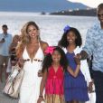 Le joueur de NBA Kobe Bryant est en vacances avec sa femme Vanessa et leurs filles Natalia et Gianna à Mykonos en Grèce, le 24 juin 2014.