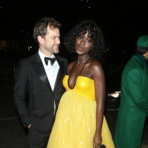 Joshua Jackson et Jodie Turner-Smith au club Annabel's après la soirée "The British Vogue And Tiffany & Co. Fashion And Film Party" à Londres le 2 février 2020