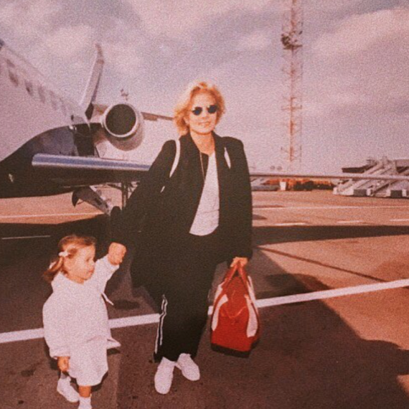 Darina Vartan Scotti, enfant et sa mère Sylvie Vartan. Photo publiée le 19 novembre 2018.