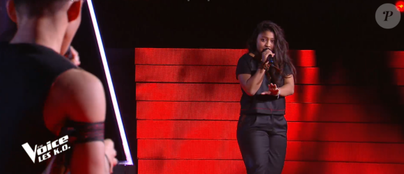 Ludysao et Nathan lors de l'épreuve des K.O dans "The Voice 2020" - Talents de Pascal Obispo. Émission du samedi 25 avril 2020, TF1