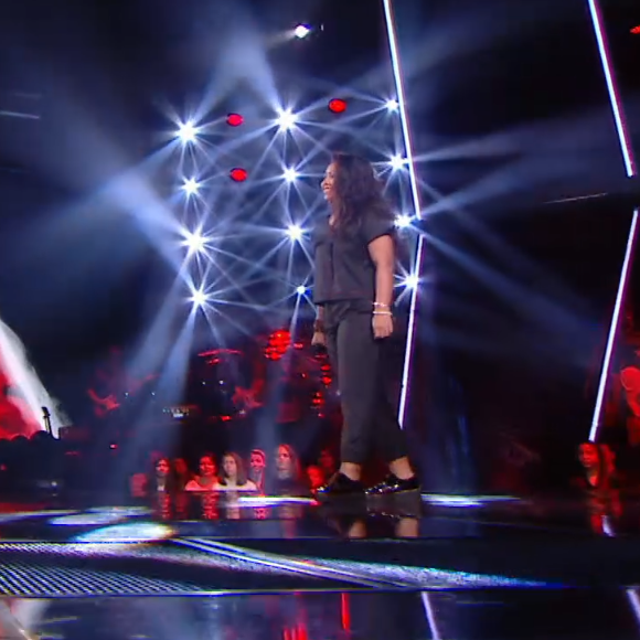 Ludysao et Nathan lors de l'épreuve des K.O dans "The Voice 2020" - Talents de Pascal Obispo. Émission du samedi 25 avril 2020, TF1