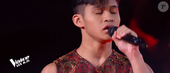 Ludysao et Nathan lors de l'épreuve des K.O dans "The Voice 2020" - Talents de Pascal Obispo. Émission du samedi 25 avril 2020, TF1