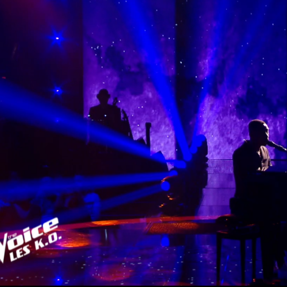 Abi lors de l'épreuve des K.O dans "The Voice 2020" - Talent de Pascal Obispo. Émission du samedi 25 avril 2020, TF1