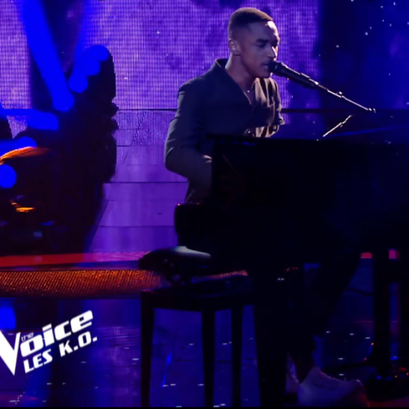 Abi lors de l'épreuve des K.O dans "The Voice 2020" - Talent de Pascal Obispo. Émission du samedi 25 avril 2020, TF1