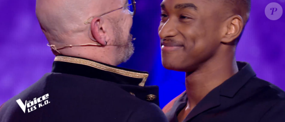 Abi lors de l'épreuve des K.O dans "The Voice 2020" - Talent de Pascal Obispo. Émission du samedi 25 avril 2020, TF1