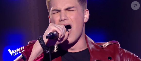 Hakob lors de l'épreuve des K.O dans "The Voice 2020" - Talent de Pascal Obispo. Émission du samedi 25 avril 2020, TF1