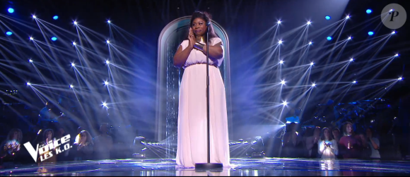 Verushka lors de l'épreuve des K.O dans "The Voice 2020" - Talent de Pascal Obispo. Émission du samedi 25 avril 2020, TF1