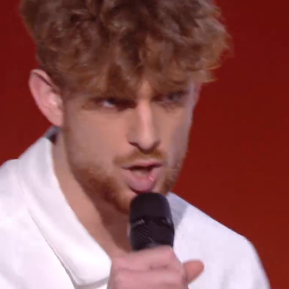 Antoine (alias Owlite) lors de l'épreuve des K.O dans "The Voice 2020" - Talent de Pascal Obispo. Émission du samedi 25 avril 2020, TF1