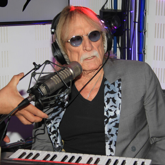 Exclusif - Le chanteur Christophe - People lors de l'enregistrement de l'émission "Le Show de Luxe" sur la Radio Voltage à Paris. Le 19 juin 2019 © Philippe Baldini / Bestimage