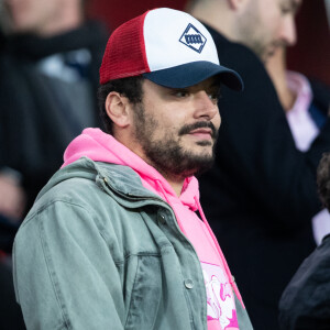 Kev Adams dans les tribunes lors du match de championnat de Ligue 1 Conforama opposant le Paris Saint-Germain (PSG) aux Girondins de Bordeaux au Parc des Princes à Paris, France, le 23 février 2020. Le PSG a gagné 4-3. © Cyril Moreau/Bestimage