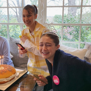 Gigi Hadid a fêté ses 25 ans avec sa soeur Bella Hadid et son petit ami Zayn Malik. Avril 2020.