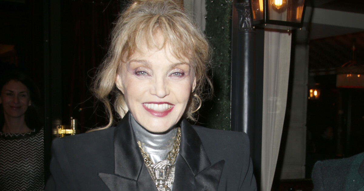 Arielle Dombasle : Quel est son âge réel ? - Purepeople