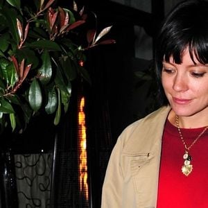 Exclusif - Lily Allen quitte un restaurant à Londres le 11 mars 2020.