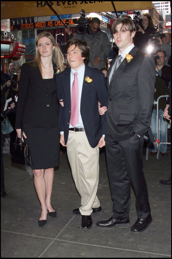 Will Reeve, avec Matthew et Alexandra - Les enfants de Christopher Reev au New Amsterdam Theatre de New York, pour un hommage à Dana Reeve, en 2006. 