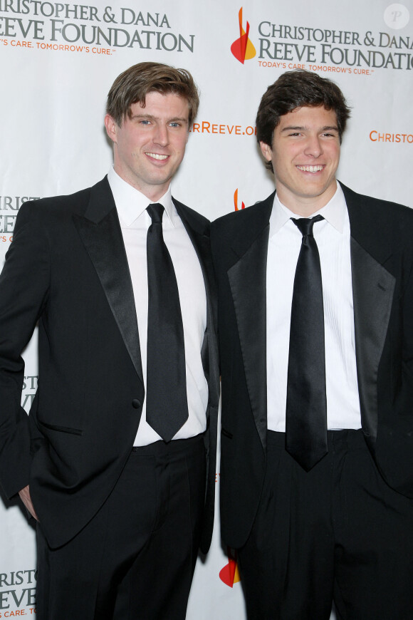Matthew et Will Reeve lors de la 19e édition de la soirée hristopher And Dana Reeve Foundation A Magical Evening Gala' au Marriott Marquis de New York, en 2009