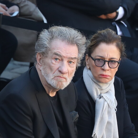 Eddy Mitchell et sa femme Muriel - Arrivées à l'hommage national à Charles Aznavour à l'Hôtel des Invalides à Paris. Le 5 octobre 2018 © Jacovides-Moreau / Bestimage
