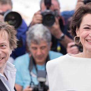 Mathieu Amalric et Jeanne Balibar au photocall de "Barbara" lors du 70ème Festival International du Film de Cannes, le 18 mai 2017. © Borde-Jacovides-Moreau/Bestimage