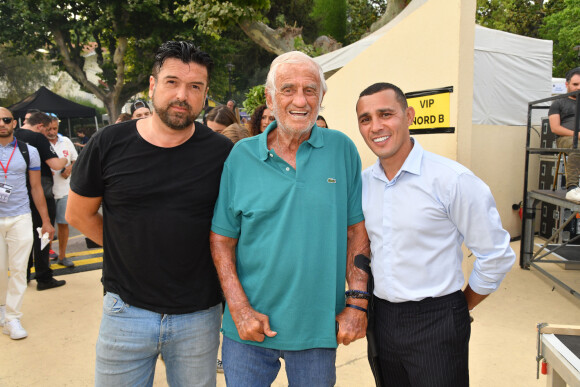 Exclusif - Jeff Domenech, Jean-Paul Belmondo et Brahim Asloum lors du gala de boxe "No Limit Episode IX" au Cannet le 18 juillet 2019. © Bruno Bebert/Bestimage