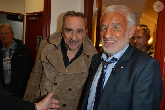 Antoine Duléry et Jean-Paul Belmondo lors de l'enregistrement de l'émission Vivement Dimanche à Paris le 10 avril 2013.