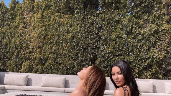 Kim Kardashian et Kylie Jenner : Deux soeurs torrides, topless et en bikini