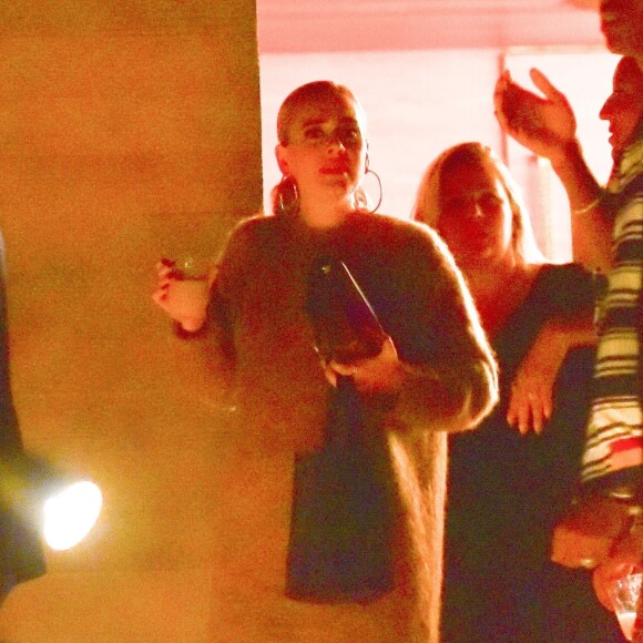 Exclusif - Adele est allée faire la fête avec des amies au restaurant Nobu dans le quartier de Malibu à Los Angeles, le 26 octobre 2019