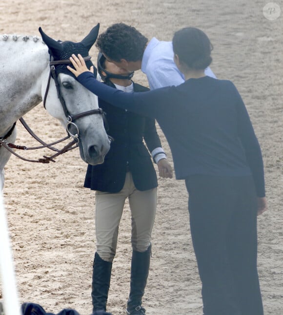 Exclusif - Olivier Sarkozy encourage sa femme Mary-Kate Olsen lors du jumping "Hampton Classic Horse Show " à Bridgehampton près de New York le 1er septembre 2016.