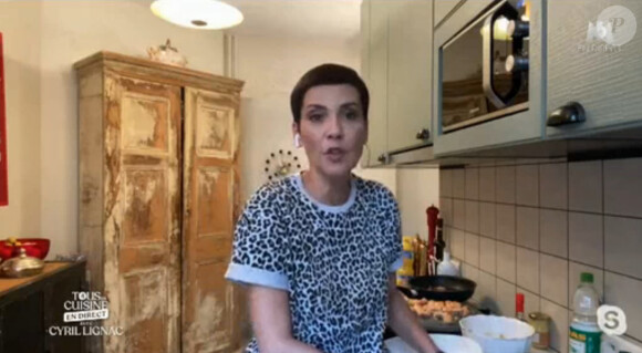 Cyril Lignac et Cristina Cordula dans l'émission "Tous en cuisine" sur M6. Le vendredi 15 mai 2020.