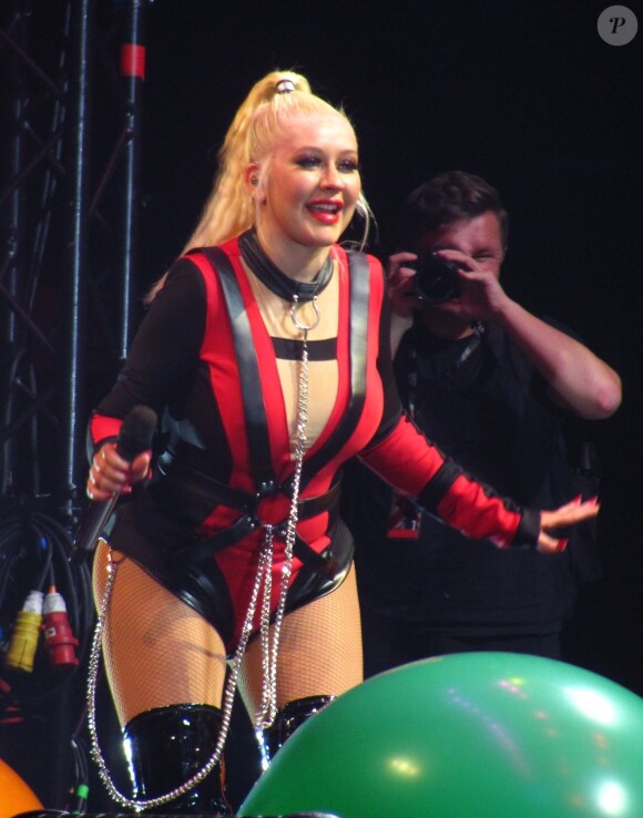 Christina Aguilera en concert au stade de Wembley à Londres le 10 novembre 2019.