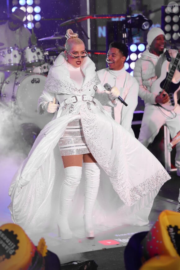 Christina Aguilera chante sur Times Square pour le Nouvel An 2019 à New York City, New York, Etats-Unis, le 1er janvier 2019.