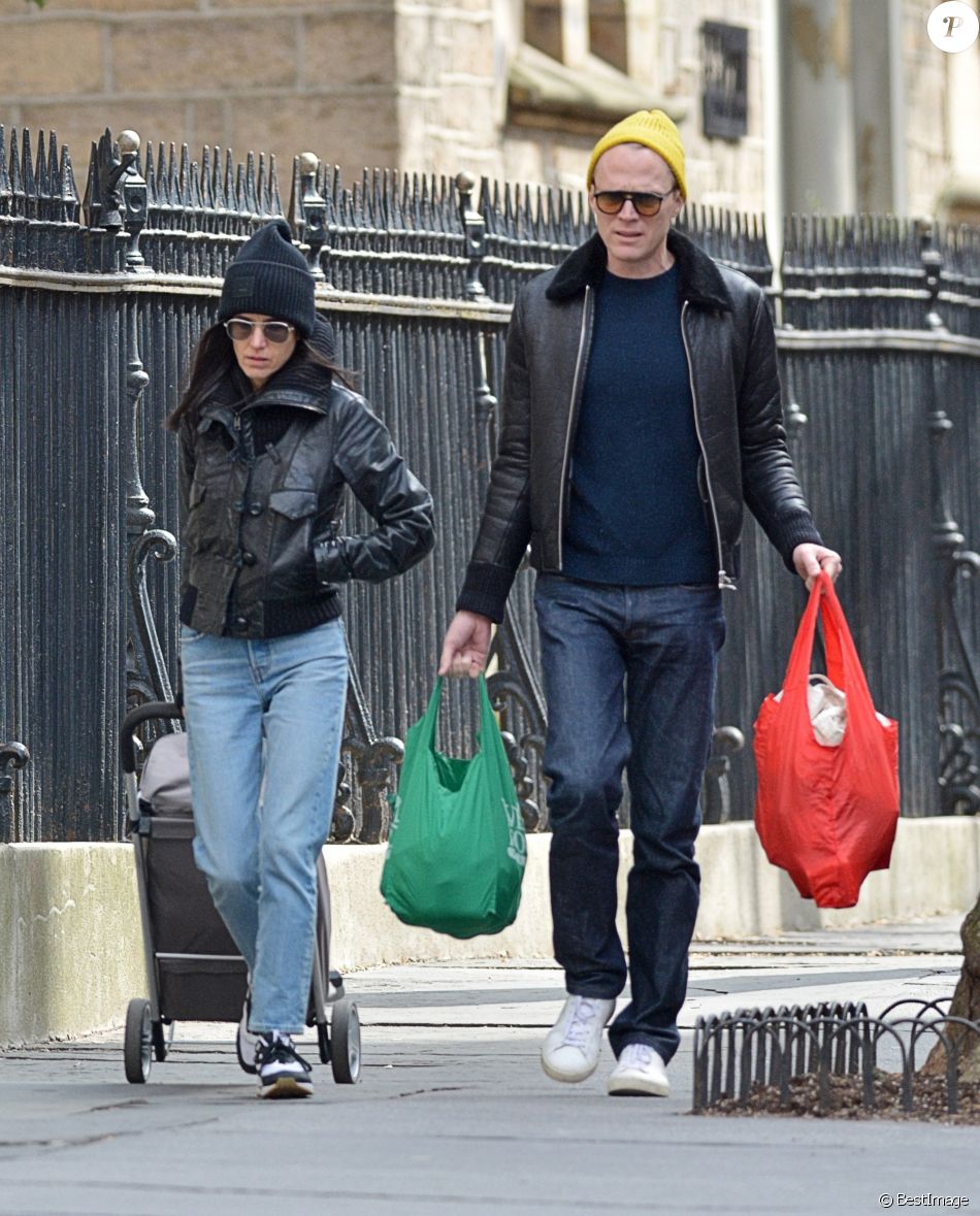 Jennifer Connelly and her Husband Paul Bettany Image