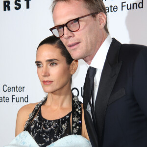 Jennifer Connelly et son mari Paul Bettany à la soirée Louis Vuitton & Nicolas Ghesquire for Harpers Bazaar au Lincoln Center's Alice Tully Hall à New York, le 30 novembre 2017