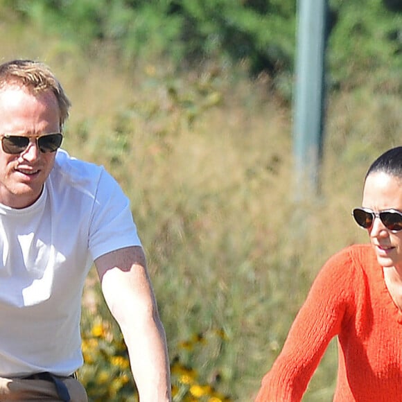 Jennifer Connelly, son mari Paul Bettany et leurs enfants à New York, août 2012.