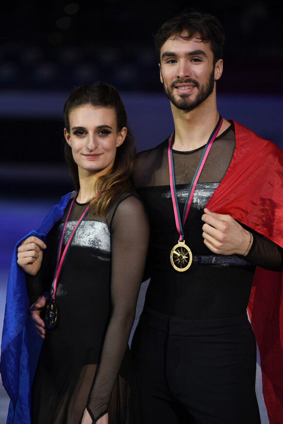 Les Français Gabriela Papadakis et Guillaume Cizeron remportent la finale du Grand Prix de danse sur glace à Turin, le 7 décembre 2019.