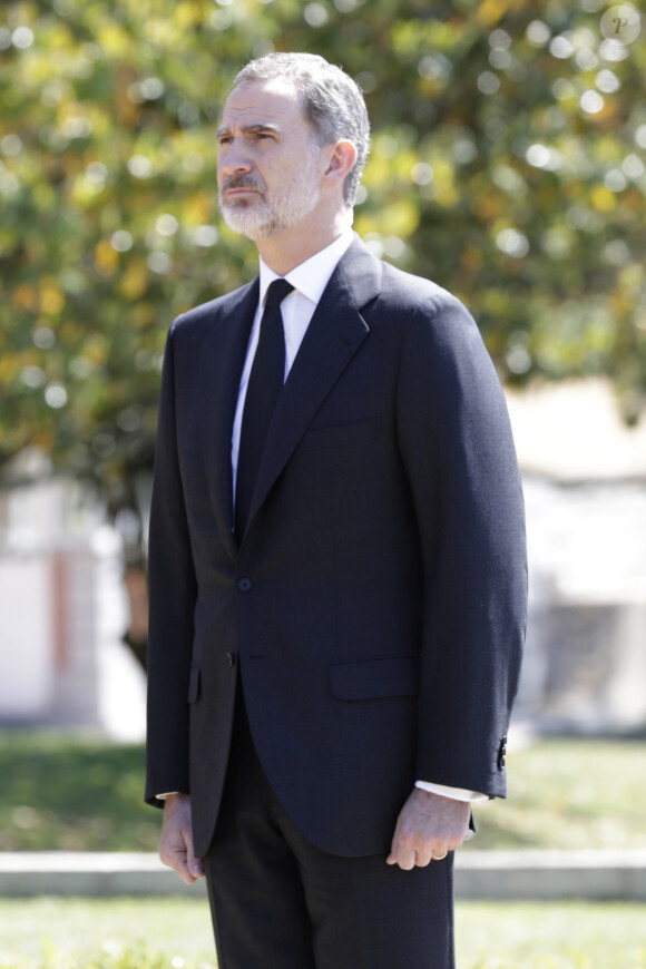 Le roi Felipe VI d'Espagne - La famille royale d'Espagne lors d'une minute de silence en hommage aux victimes du coronavirus (COVID-19) à Madrid le 27 mai 2020.