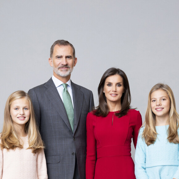 La princesse Leonor, le roi Felipe VI, la reine Letizia, l'infante Sofia - Photos officielles des membres de la famille royale d'Espagne à Madrid le 11 février 2020.