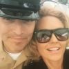 Kelly Carlson et son mari Tracker Dan Knives sur Instagram. Le 6 mai 2020.
