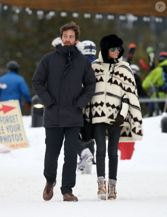 Exclusif - Laeticia Hallyday et son compagnon Pascal Balland lors d'une journée au ski à la station "Big Sky" dans le Montana avec leurs filles respectives, le 16 février 2020.