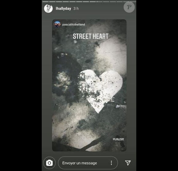Laeticia Hallyday a republié une photo de son compagnon Pascal Balland sur Instagram, montrant un coeur dessiné dans la rue.